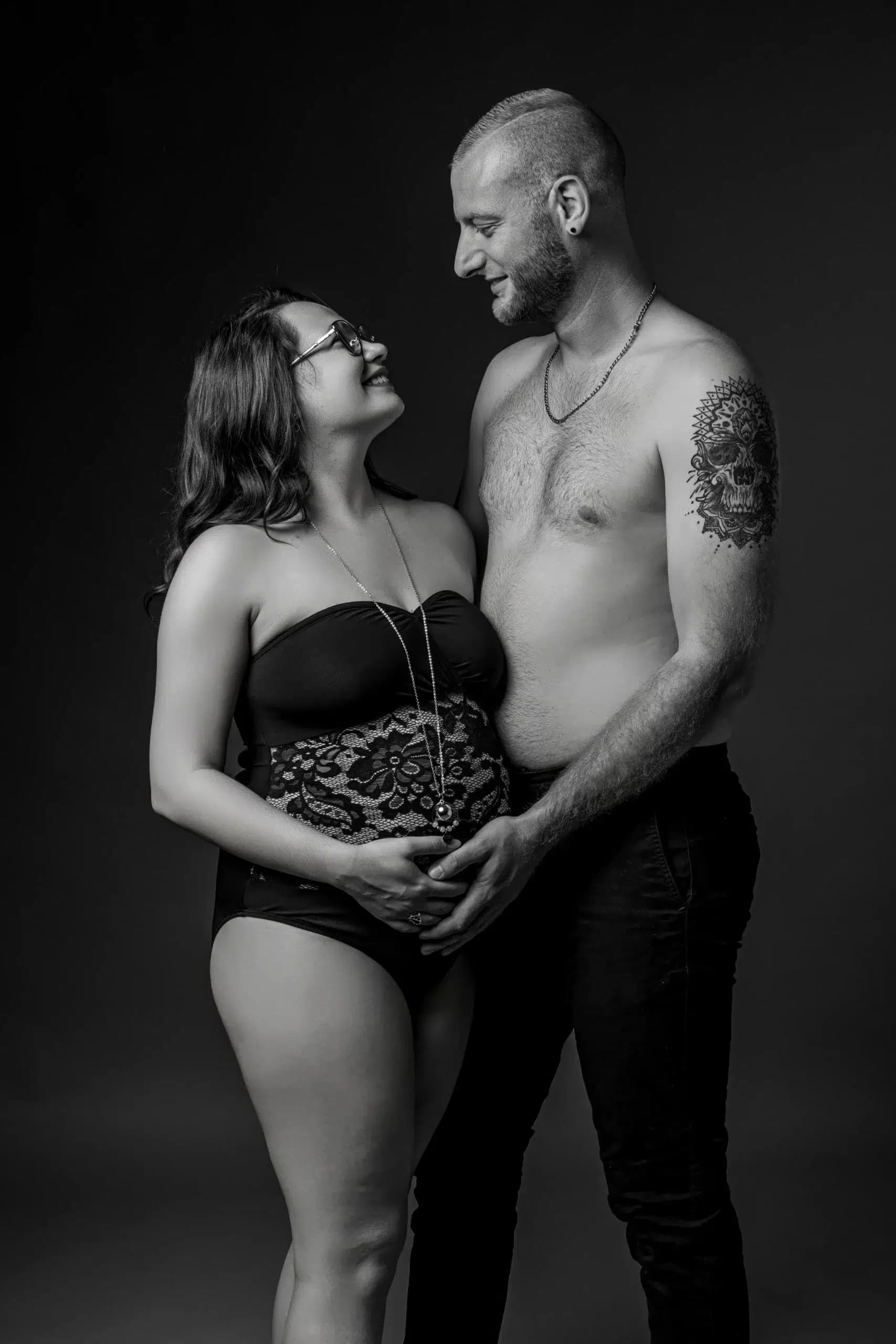 Grossesse photo artistique noir et blanc
