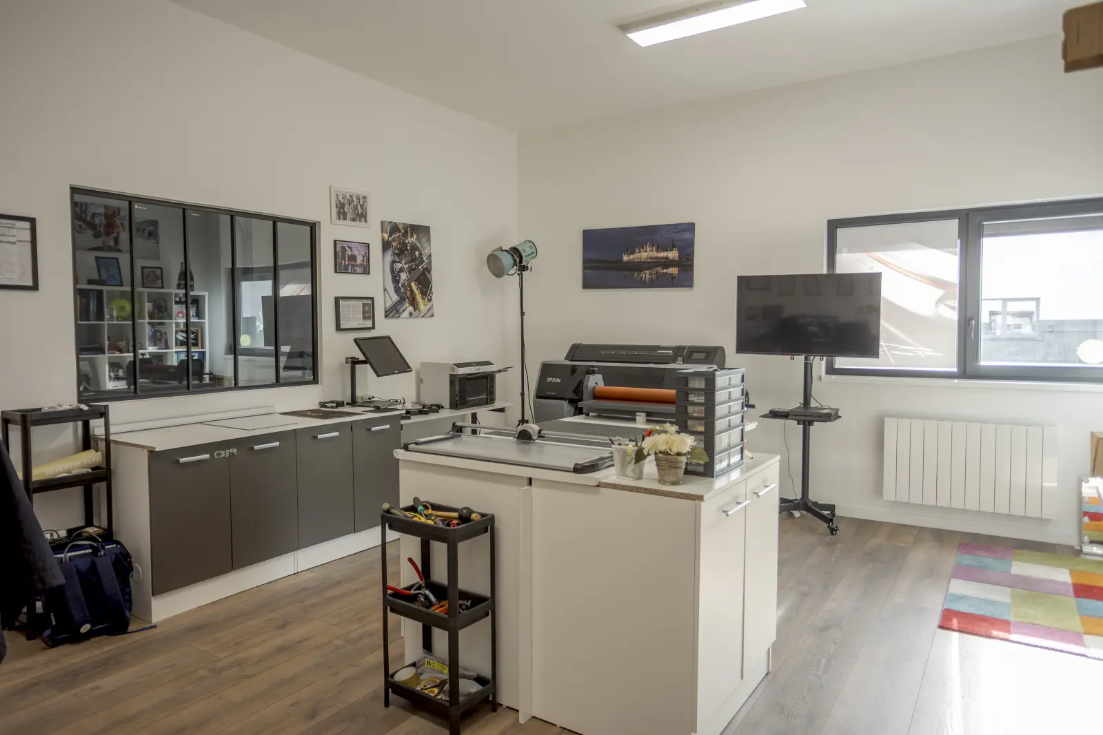 Salle de visionnage pour découvrir les photos au studio